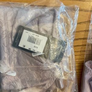 NWT Bali cool comfort support bra